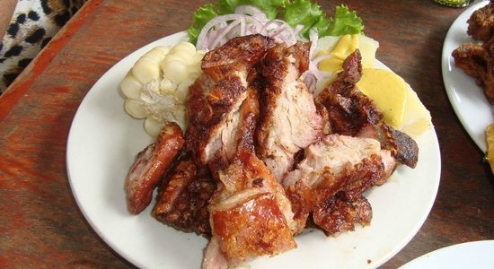 Taste Atlas corona al Chancho al Palo como una "Obra Maestra" de la gastronomía mundial