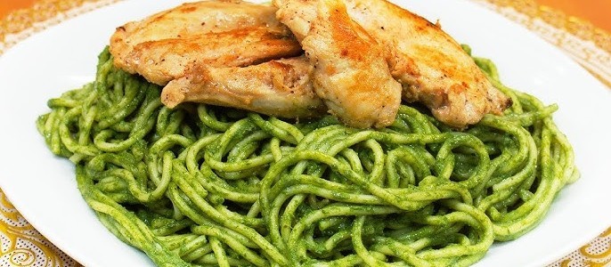 El retorno de los tallarines verdes criollos lidera los menús hogareños en el Perú