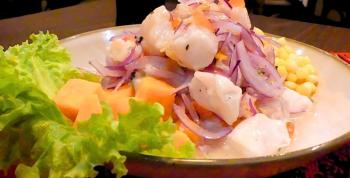 Jonathan Casas, de Dora Cocina Peruana, galardonado con el premio "Top Miradas" a la Excelencia Gastronómica