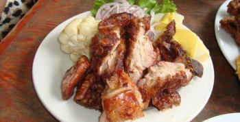 Taste Atlas corona al Chancho al Palo como una "Obra Maestra" de la gastronomía mundial